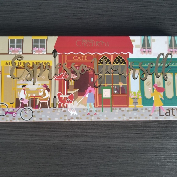 Beauty Creations eye shadow palette - Picture 2 of 3